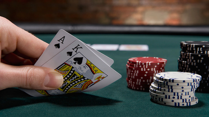 Cách đánh bài Poker hiệu quả cho người mới